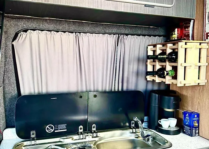 Kamp alanı Campervan Leoventure Tiran