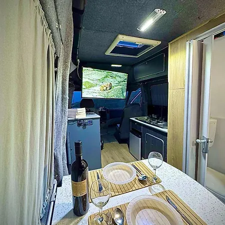 Kamp alanı Campervan Leoventure *